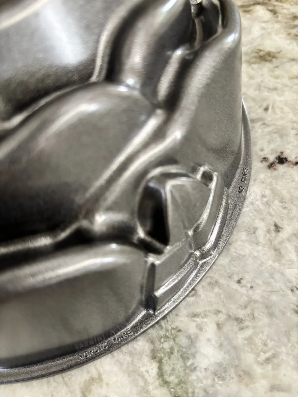 Nordic Ware 10 cup rose Bundt pan